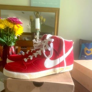 4 pair of nikes blue pair wore 1 time.